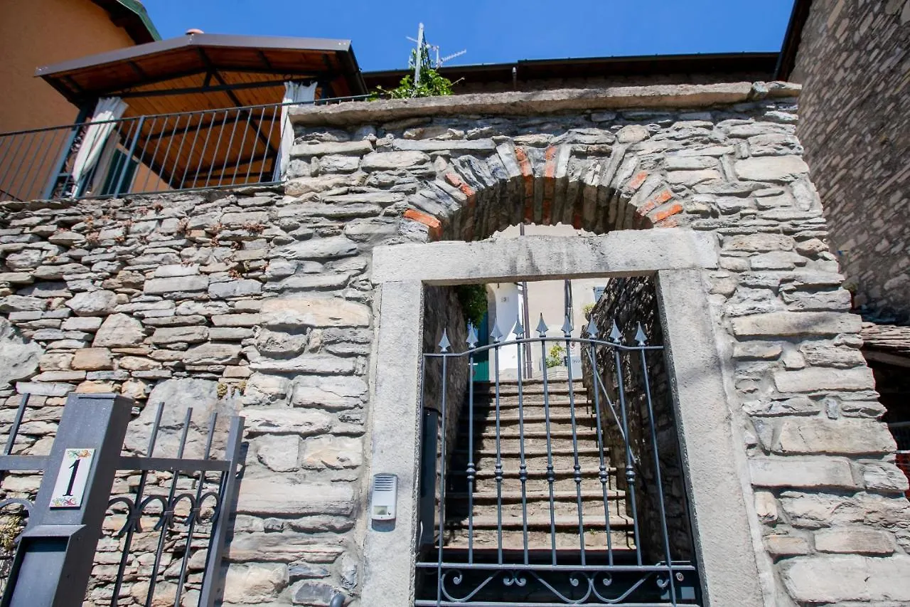 Casa Di Momo Apartment Carate Urio Italy